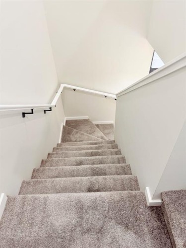 112 Langwell Common Se, Airdrie, AB - Indoor Photo Showing Other Room