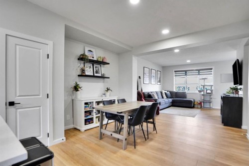 112 Langwell Common Se, Airdrie, AB - Indoor