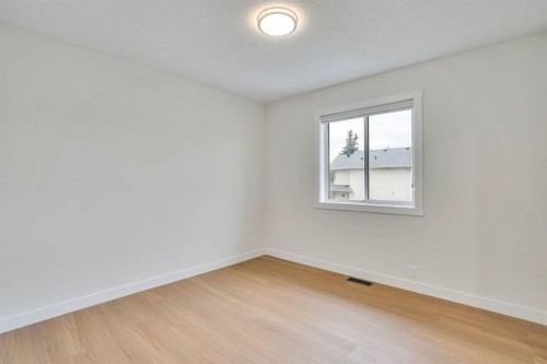 112 Martinglen Close Ne, Calgary, AB 