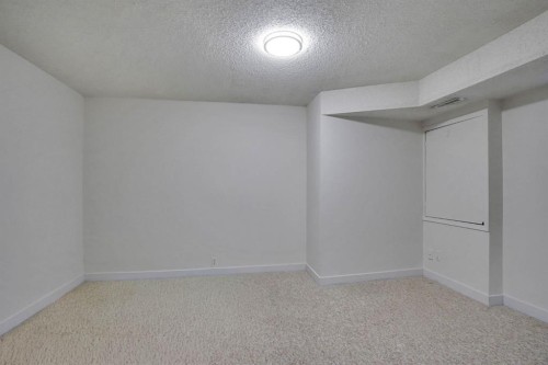 112 Martinglen Close Ne, Calgary, AB 