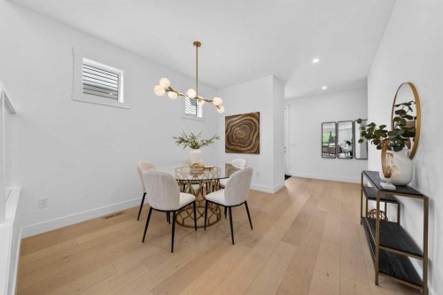 602 25 Avenue Ne, Calgary, AB - Indoor Photo Showing Dining Room