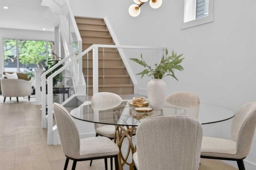 602 25 Avenue Ne, Calgary, AB - Indoor Photo Showing Dining Room