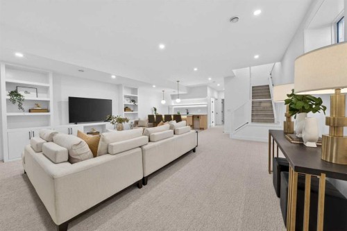 602 25 Avenue Ne, Calgary, AB - Indoor Photo Showing Other Room