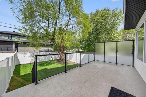 602 25 Avenue Ne, Calgary, AB - Outdoor With Balcony
