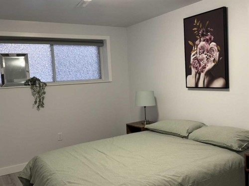 5407 Dalrymple Crescent Nw, Calgary, AB - Indoor Photo Showing Bedroom