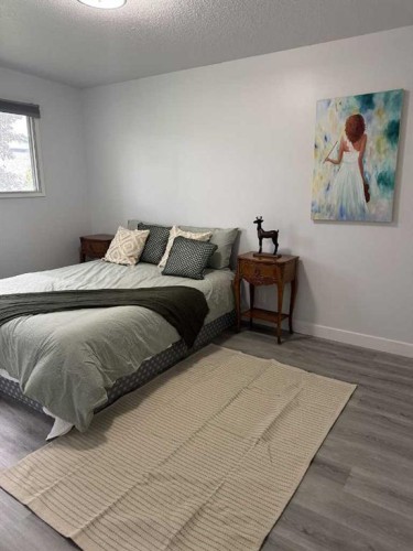 5407 Dalrymple Crescent Nw, Calgary, AB - Indoor Photo Showing Bedroom