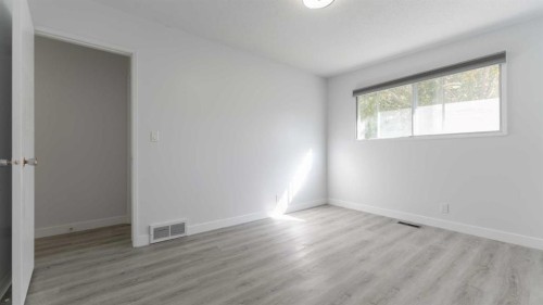 5407 Dalrymple Crescent Nw, Calgary, AB - Indoor Photo Showing Other Room