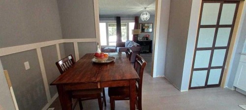 4710 Imperial Avenue, Coronation, AB - Indoor Photo Showing Dining Room