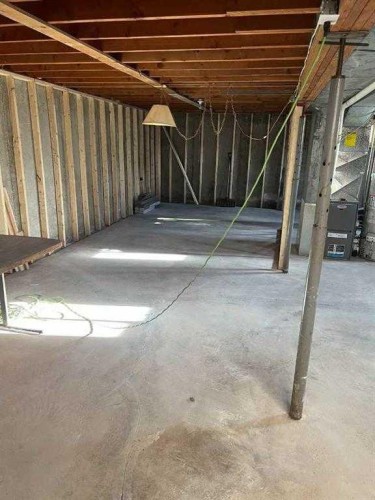 4710 Imperial Avenue, Coronation, AB - Indoor