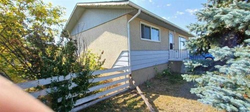 4710 Imperial Avenue, Coronation, AB - Outdoor