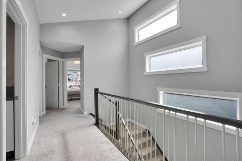 4405 20 Avenue Nw, Calgary, AB - Indoor Photo Showing Other Room