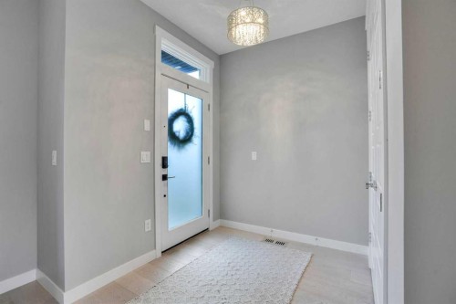 4405 20 Avenue Nw, Calgary, AB - Indoor Photo Showing Other Room