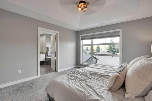 4405 20 Avenue Nw, Calgary, AB - Indoor Photo Showing Bedroom