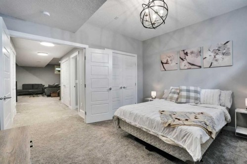 4405 20 Avenue Nw, Calgary, AB - Indoor Photo Showing Bedroom