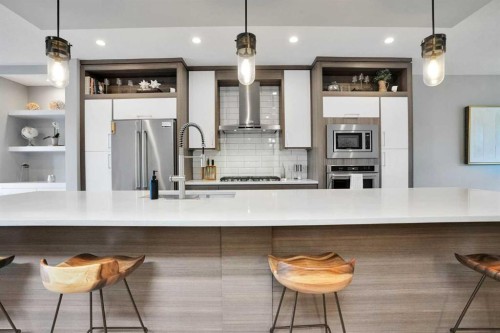 4405 20 Avenue Nw, Calgary, AB - Indoor Photo Showing Kitchen With Upgraded Kitchen