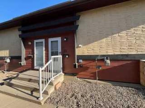 61-5 Acadia Road West, Lethbridge, AB 