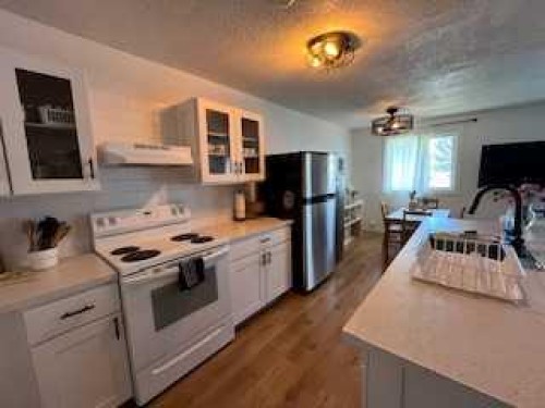 61-5 Acadia Road West, Lethbridge, AB 