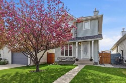 22 Covewood Place NE Calgary, AB T3K 4V8