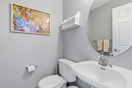 204 Citadel Bluff Close Nw, Calgary, AB - Indoor Photo Showing Bathroom