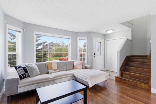 204 Citadel Bluff Close Nw, Calgary, AB - Indoor Photo Showing Living Room
