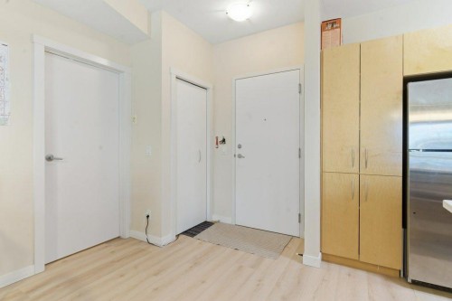 210-69 Springborough Court Sw, Calgary, AB - Indoor Photo Showing Other Room