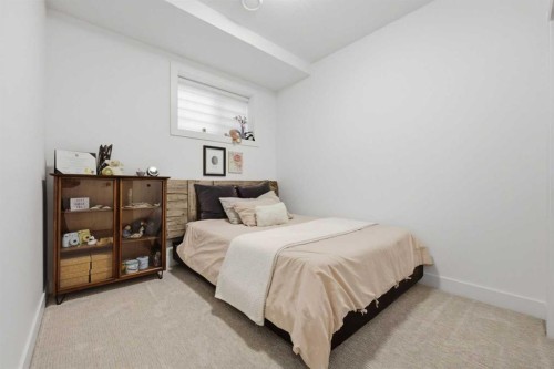 3707 30 Avenue Sw, Calgary, AB - Indoor Photo Showing Bedroom