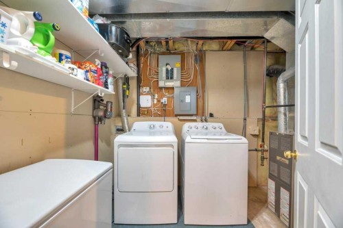 191 Strathaven Crescent, Strathmore, AB - Indoor Photo Showing Laundry Room