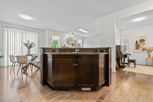 44 Aspen Hills Close Sw, Calgary, AB 