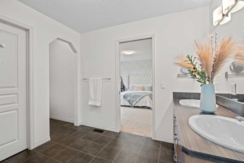 44 Aspen Hills Close Sw, Calgary, AB 