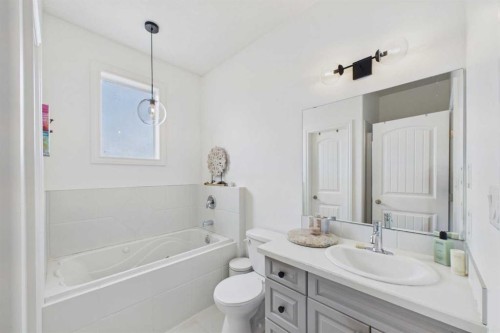 6 Vantage Crescent, Olds, AB 