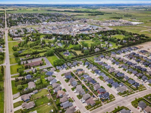 6 Vantage Crescent, Olds, AB 