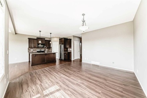 196 Cranberry Circle Se, Calgary, AB - Indoor Photo Showing Kitchen