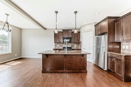 196 Cranberry Circle Se, Calgary, AB - Indoor Photo Showing Kitchen