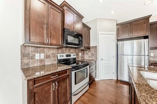 196 Cranberry Circle Se, Calgary, AB - Indoor Photo Showing Kitchen