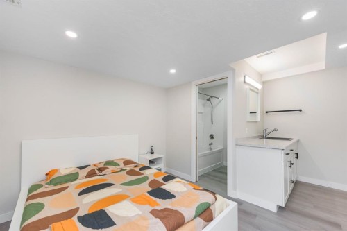 82-300 Marina Drive, Chestermere, AB - Indoor Photo Showing Bedroom