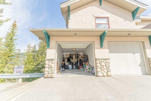 F-2 Otter Lane, Banff, AB 