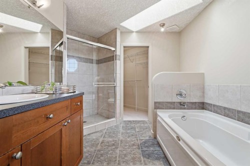 37 Prominence Park Sw, Calgary, AB - Indoor Photo Showing Bathroom