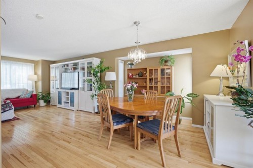 157 Cranberry Square Se, Calgary, AB - Indoor Photo Showing Dining Room