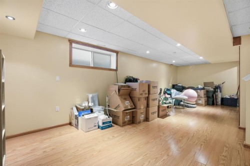 157 Cranberry Square Se, Calgary, AB - Indoor