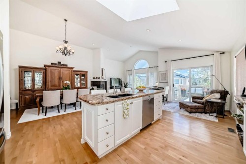 243 Mt Assiniboine Circle Se, Calgary, AB - Indoor