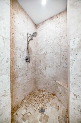 243 Mt Assiniboine Circle Se, Calgary, AB - Indoor Photo Showing Bathroom