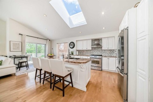 243 Mt Assiniboine Circle Se, Calgary, AB - Indoor Photo Showing Kitchen