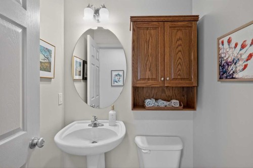 98 Cougarstone Close Sw, Calgary, AB - Indoor Photo Showing Bathroom
