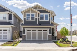 141 Magnolia Manor SE Calgary, AB T3M 3H9
