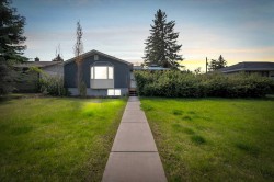 3143 45 Street SW Calgary, AB T3E 3T7