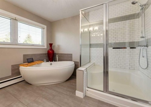 84 Fullerton Road Se, Calgary, AB - Indoor Photo Showing Bathroom