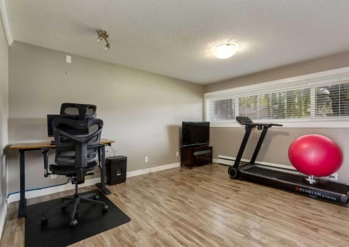 84 Fullerton Road Se, Calgary, AB - Indoor