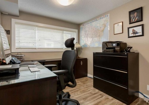 84 Fullerton Road Se, Calgary, AB - Indoor Photo Showing Office
