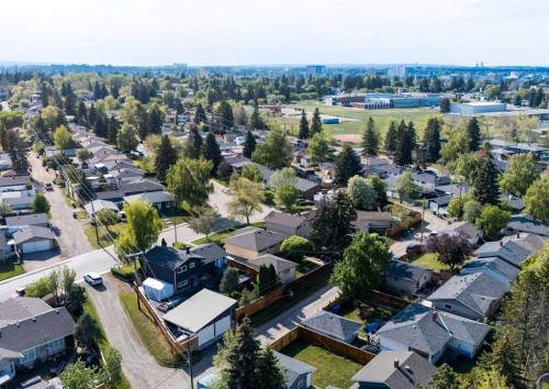 84 Fullerton Road Se, Calgary, AB - Outdoor With View