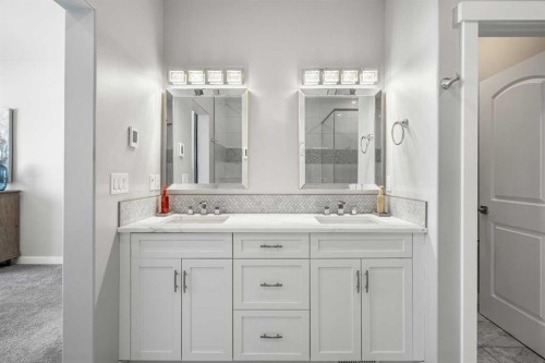 1205 Hillcrest Manor Estates, Strathmore, AB - Indoor Photo Showing Bathroom